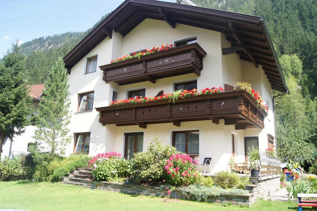 Bed and Breakfast Haus Josef Mayrhofen Zewnętrze zdjęcie